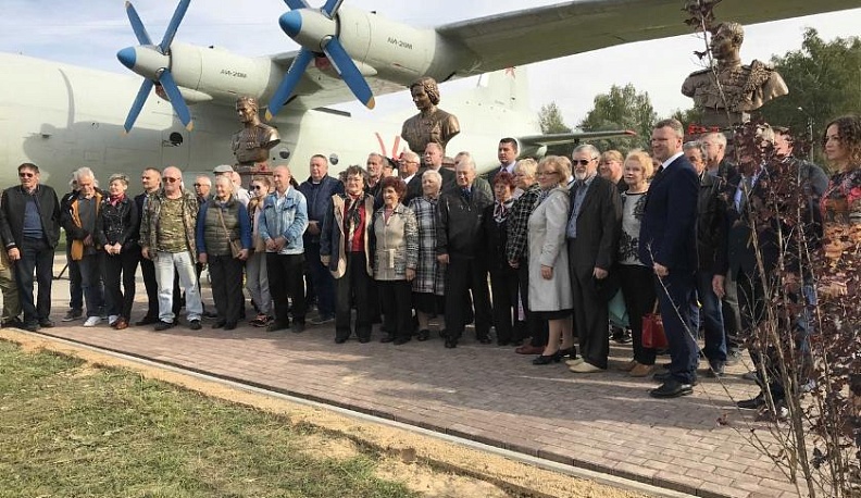 Аллея героев-авиаторов появилась на въезде в Балабаново 