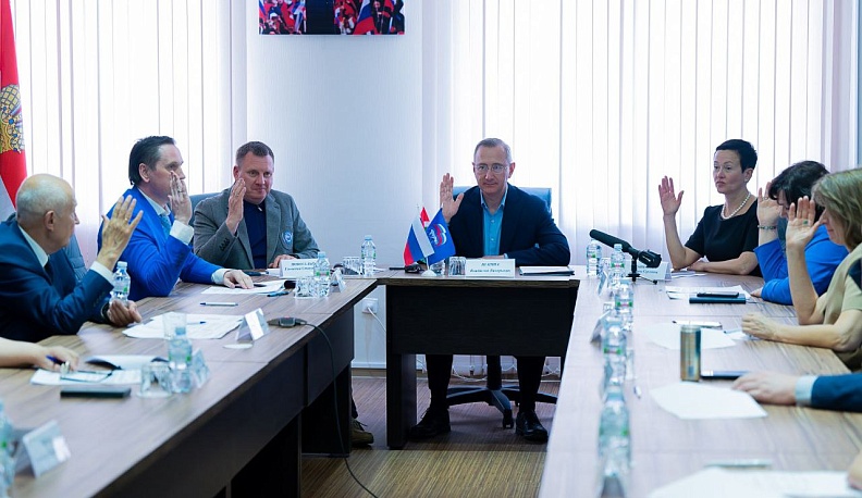 Владислав Шапша возглавил президиум регионального отделения партии «Единая Россия» и получил поддержку на переизбрание