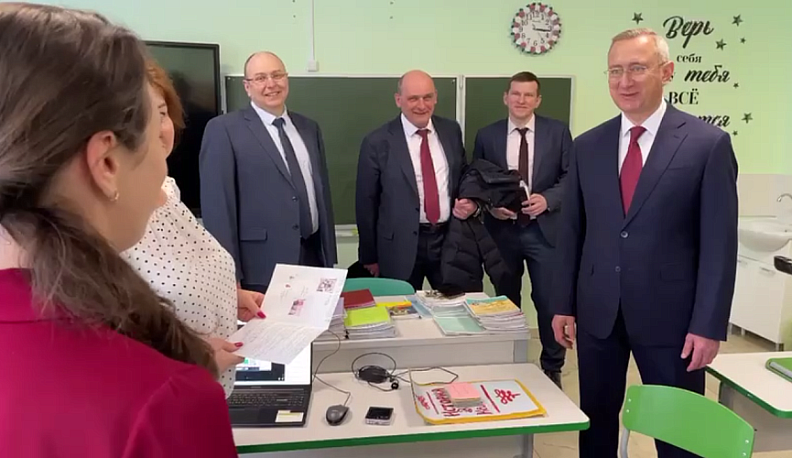 Губернатор Калужской области проинспектировал капремонт в школе №1 города Жиздры