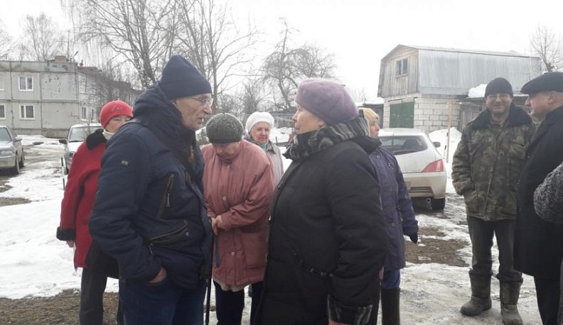 Депутат из Полотняного Завода сорвал съемки критического материала