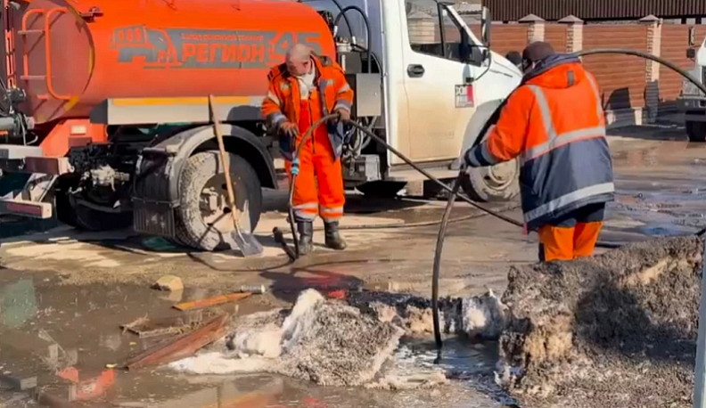 В Обнинске коммунальные службы приступили к сезонной чистке ливневок