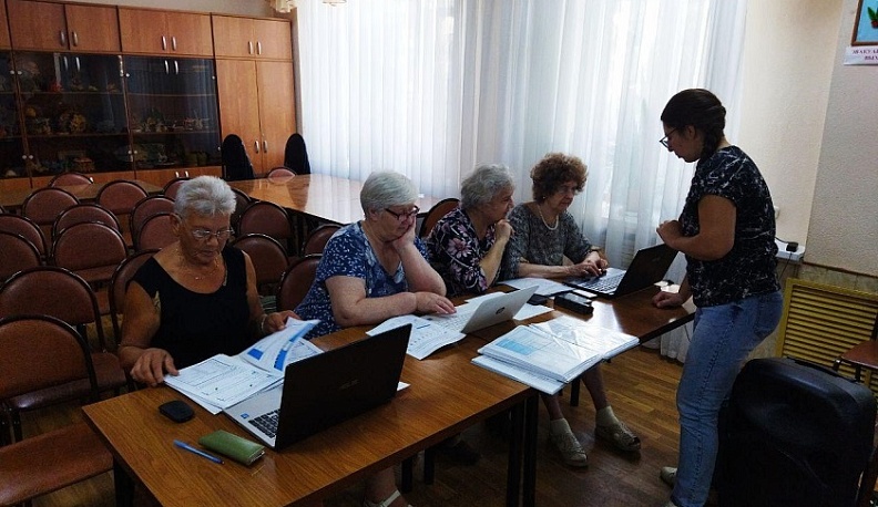 Пожилые калужане могут изучить компьютерную технику благодаря нацпроекту