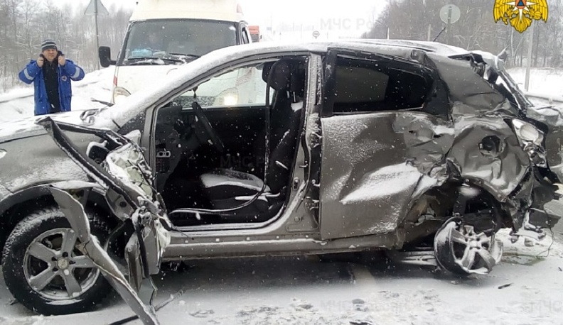 При жестком ДТП на встречке в Калужской области погиб мужчина