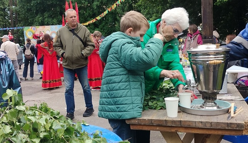 В Калуге начались Троицкие гуляния