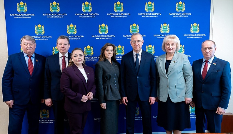 Владислав Шапша встретился с лидерами партийных фракций регионального парламента