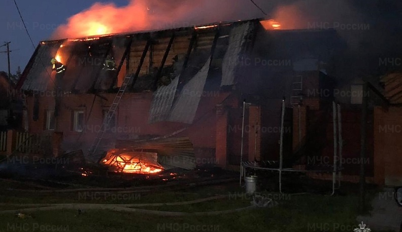 В Людиновском районе выгорел жилой дом