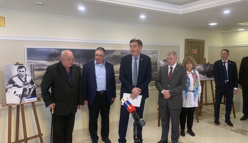 В Совете Федерации открылась фотовыставка об истории поискового движения в Калужской области