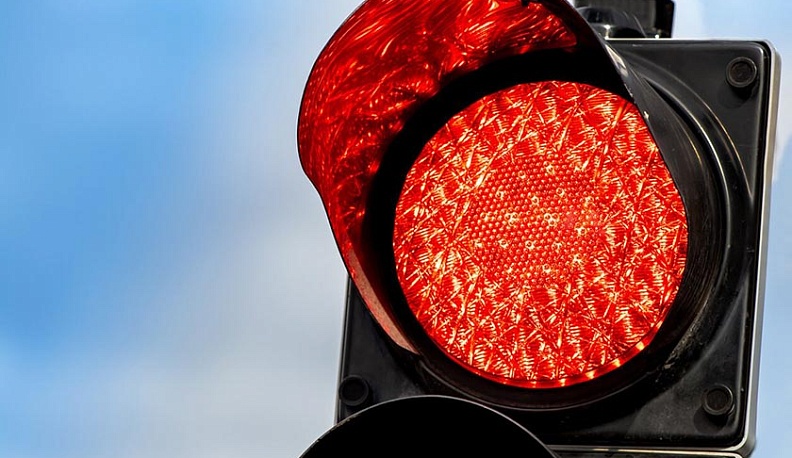 В Калуге водитель отечественной легковушки устроил гонки с полицией и Росгвардией