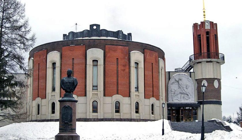 Помощник президента Владимир Мединский поздравил калужан со 125-летием со дня рождения Георгия Жукова