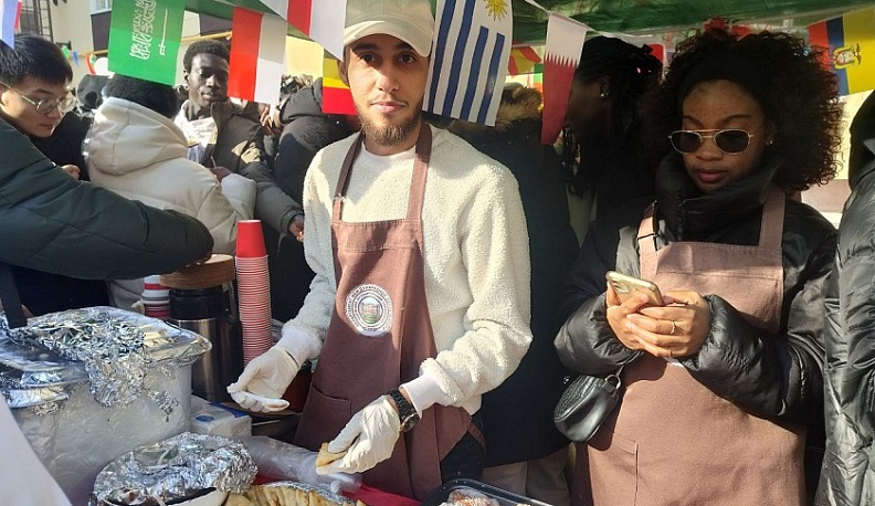 Студенты калужского вуза отметили Масленицу