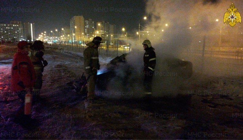 На Правом берегу Калуги сгорел автомобиль