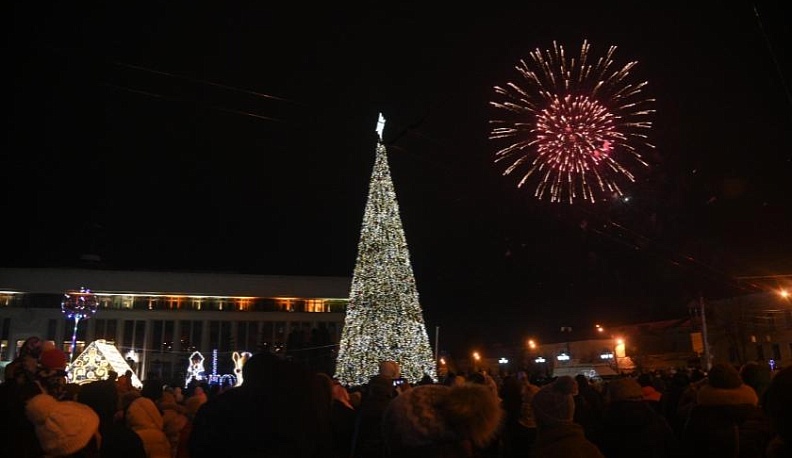 В Калуге опубликовали новогоднюю афишу на ближайшие дни