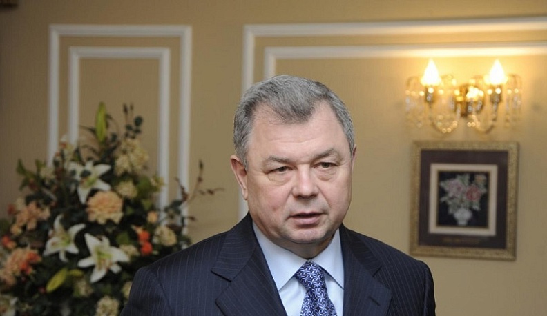 Анатолий Артамонов поздравил калужан с Первомаем