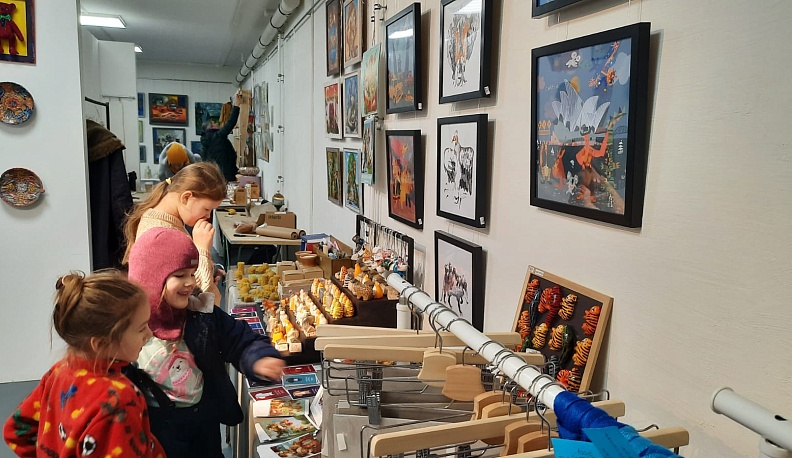 В Тарусе продолжается выставка «Зимняя сказка»