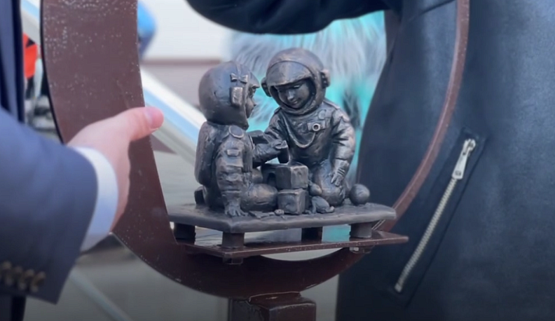 В Калуге открыли 23 скульптуру космонавтиков