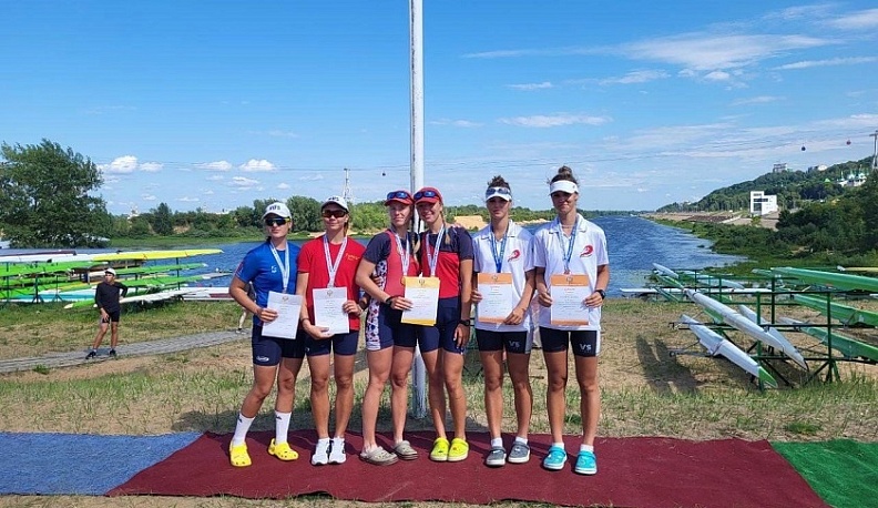 Дмитрий Денисов поздравил юных гребцов с победой на первенстве России