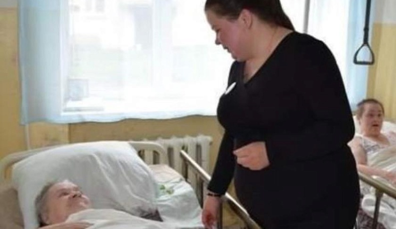 Для социальных работников предусмотрели доплаты