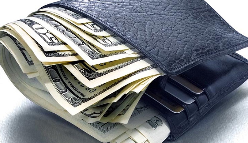 В Малоярославце женщина ответит за найденный кошелек с 1000 долларов