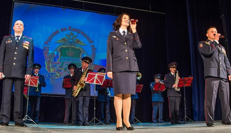 Губернатор Калужской области Анатолий Артамонов поздравил калужских полицейских с юбилеем 