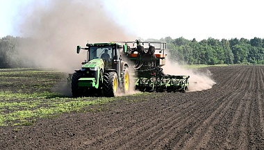 В Калужской области завершился весенний сев зерновых, началась заготовка кормов