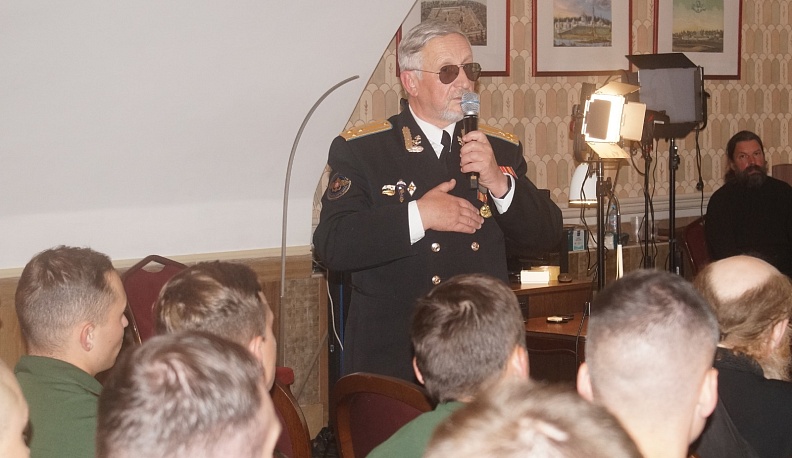 В Оптиной пустыни прошел круглый стол о ментальной войне Запада против России