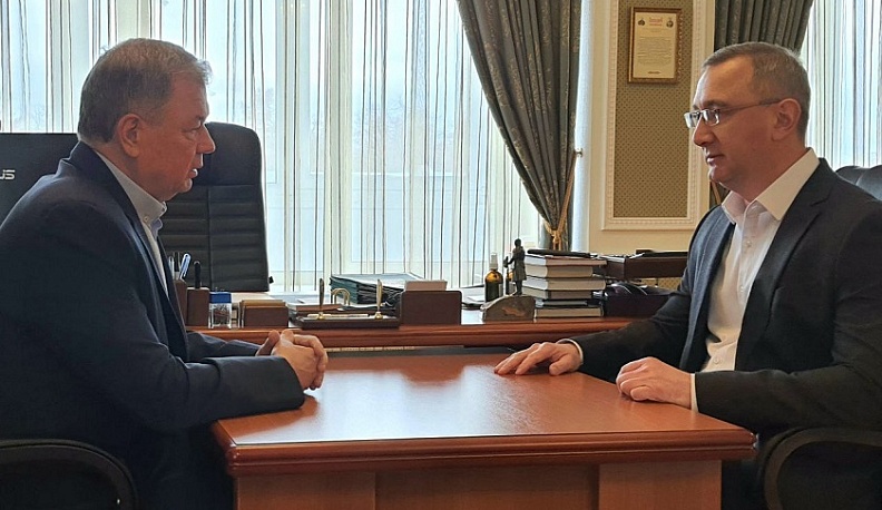 Владислав Шапша провел рабочую встречу с сенатором РФ Анатолием Артамоновым