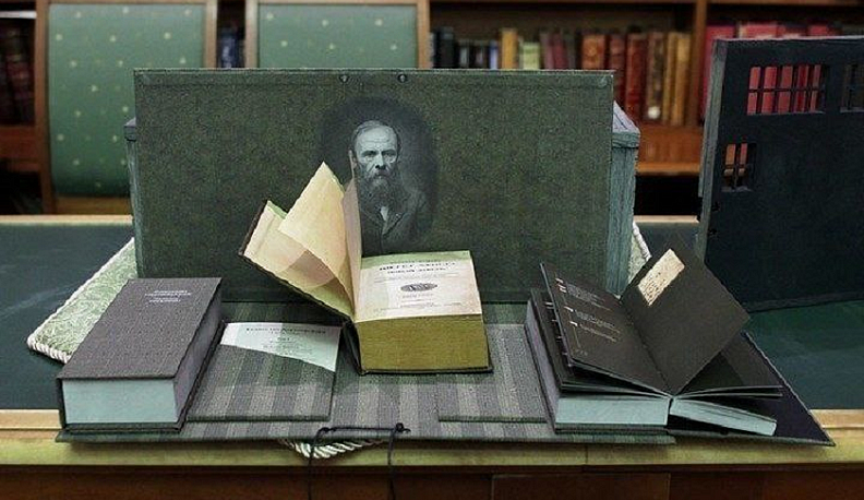 В Козельске представили точную копию Евангелия Достоевского