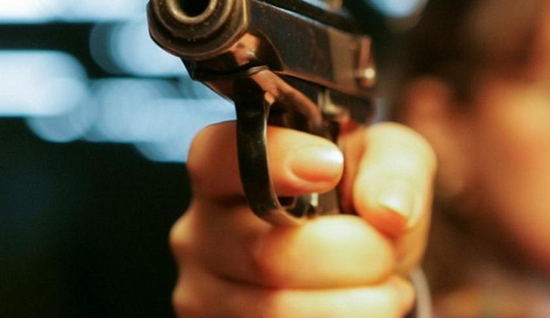 В Малоярославце обиженная гостья взяла хозяина на мушку