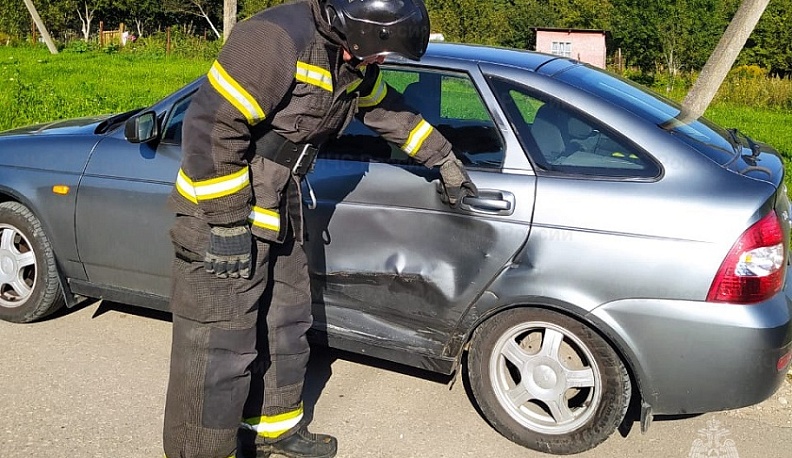 Питбайк столкнулся с «Ладой Приорой» в Тарусском районе