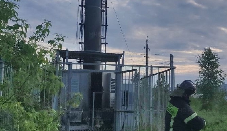 В Калуге на Правом берегу загорелась вышка сотовой связи