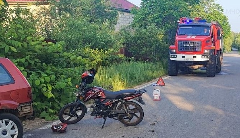 Под Калугой скутер столкнулся с машиной