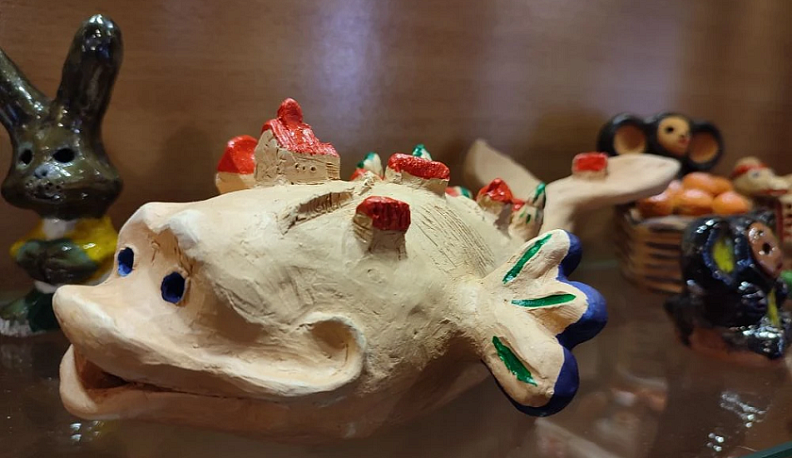Калужскую глиняную игрушку показывают в Доме мастеров