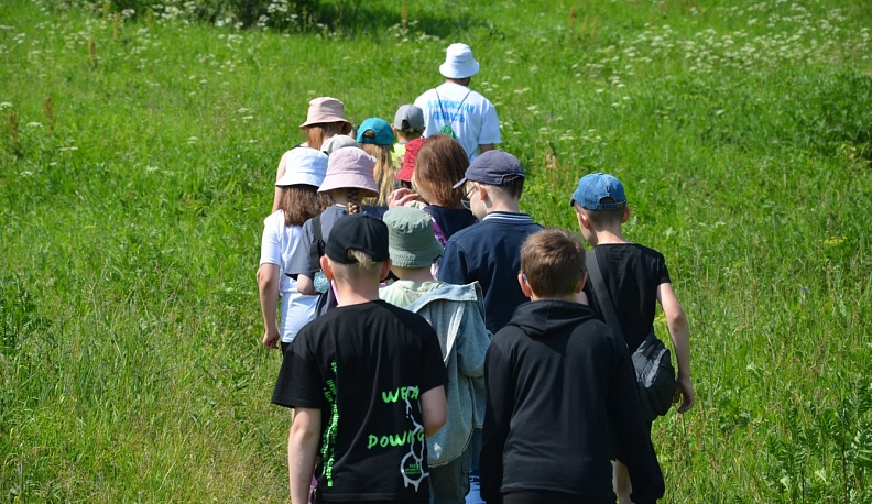 В Калуге прошёл детский турпоход по памятным местам, посвящённым Великой Отечественной войне