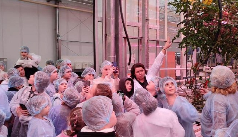 На тепличном комбинате «Агро-Инвест» в Людинове прошёл день открытых дверей