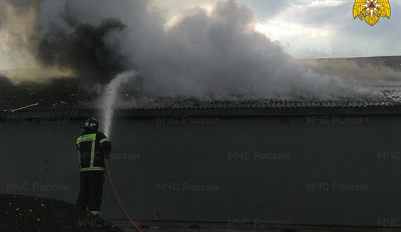 Утром в Калужской области горел склад