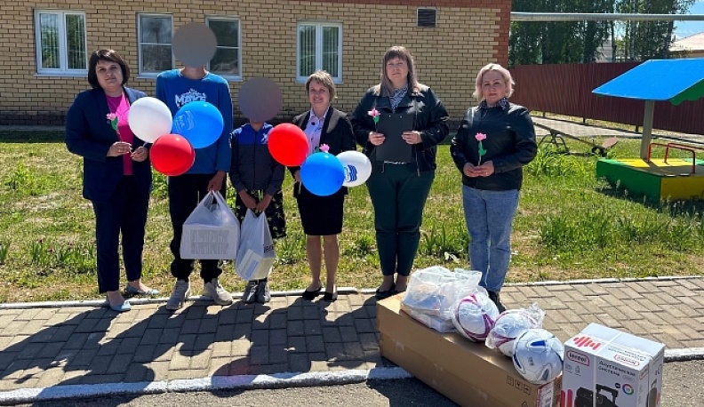 Для маленьких пациентов детского туберкулёзного отделения в Хвастовичах устроили праздник