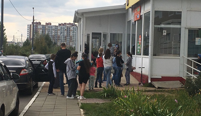 В минздраве объяснили очереди в детские поликлиники сбоем в единой регистратуре