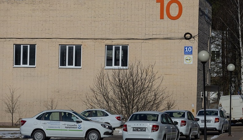 Медикам Калужской области передали 25 новых автомобилей