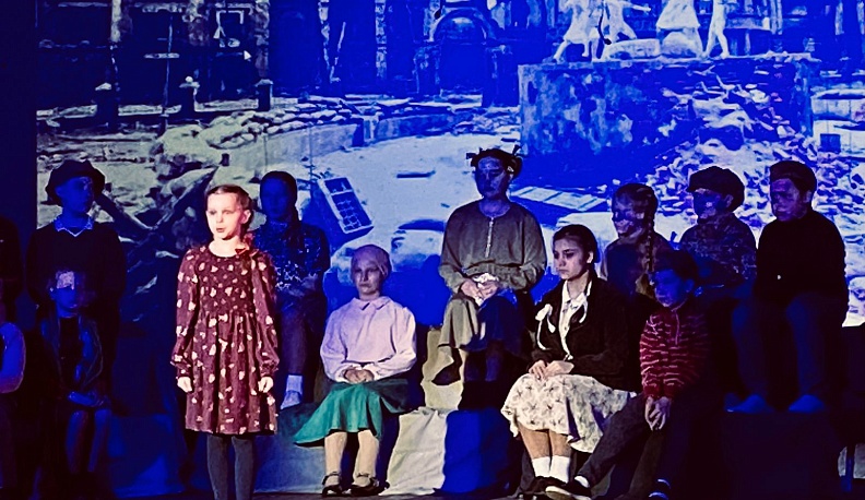 Юные театралы из Людинова рассказали о детях военной поры