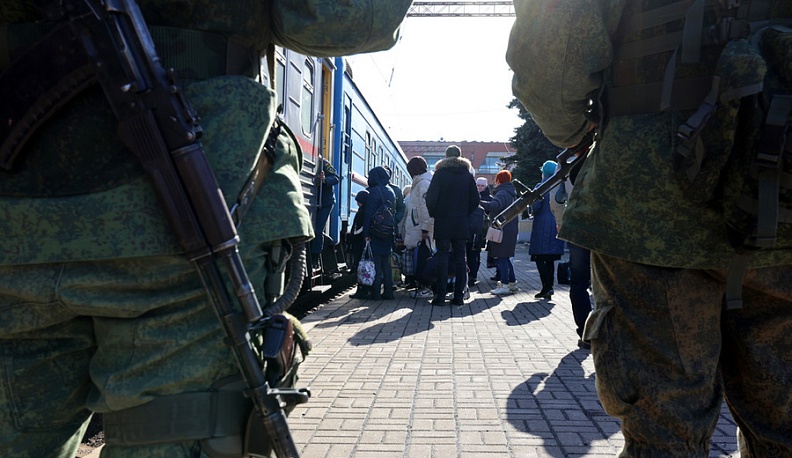 Граждане России готовы оказывать серьезную поддержку беженцам с Донбасса