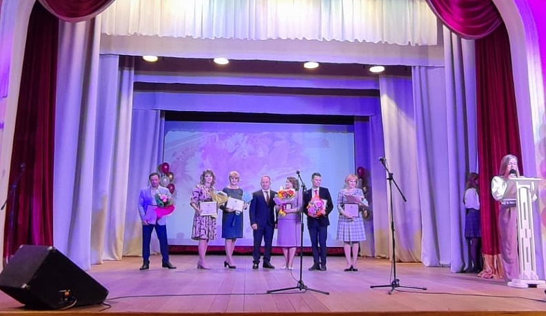 Людиновцы отметили заслуженный труд учителей и педагогов