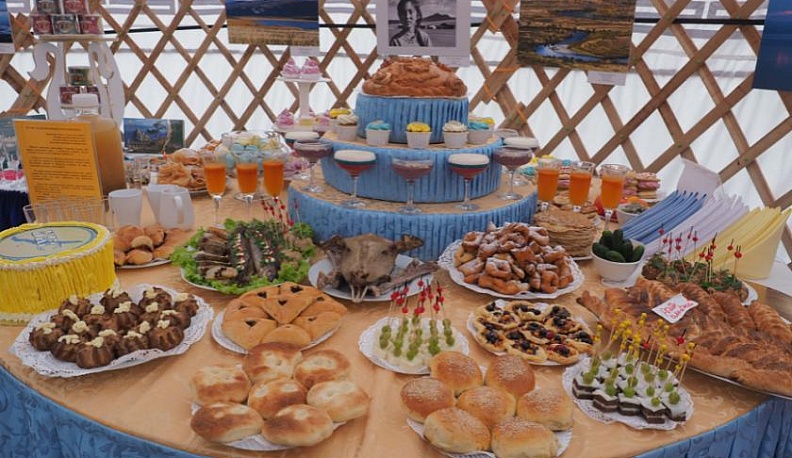 Бурятия на форуме "Хлеб, ты - мир" угощает блюдами национальной кухни