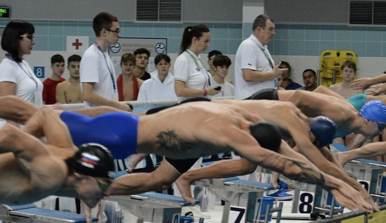Калужские пловцы успешно выступают на чемпионате и первенстве ЦФО
