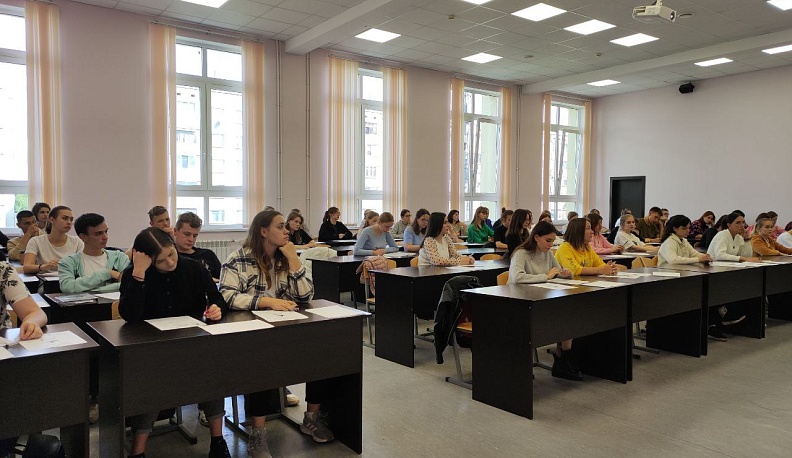 Жители Калужской области написали Диктант Победы