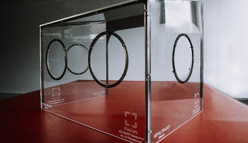 Обнинская «Технология» изготовила боксы для защиты врачей от коронавируса