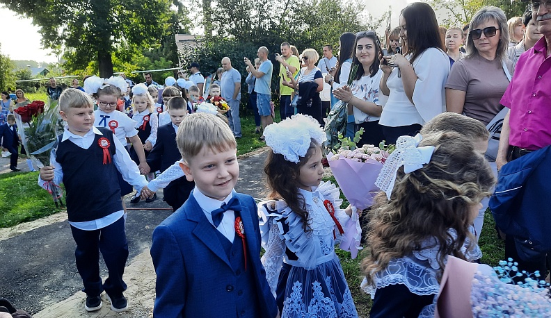 В День знаний в Сухиничском районе за школьные парты сели более 2 тысяч школьников