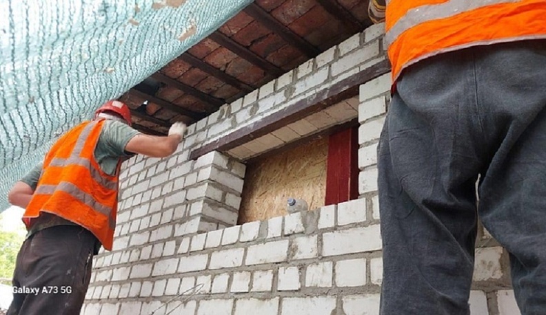 Калужские строители трудятся в подшефном Первомайске