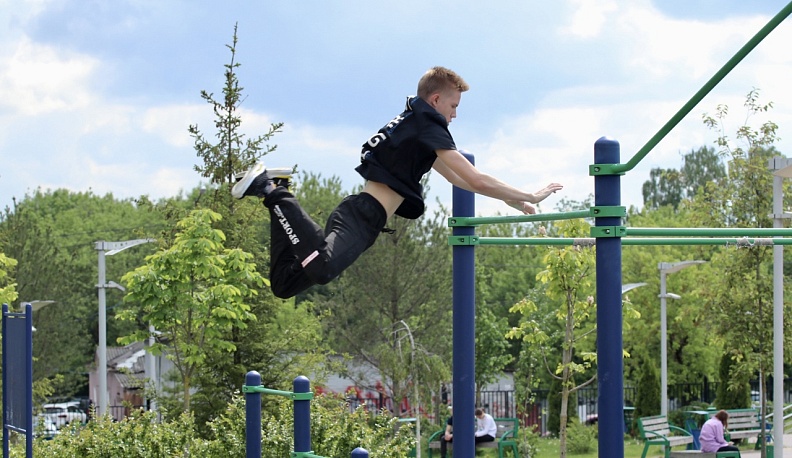 В Калуге в парке юного зрителя на спортивной площадке появился виртуальный тренер