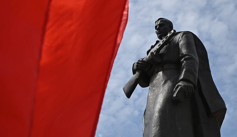 На воинском кладбище в Калуге почтили память погибших в Великой отечественной войне