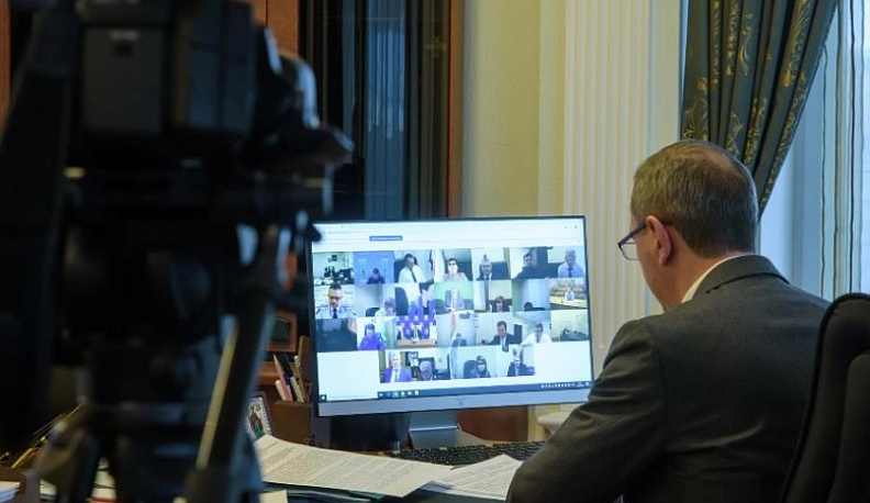 Владислав Шапша провел заседание рабочей группы регионального штаба по предупреждению распространения COVID-19